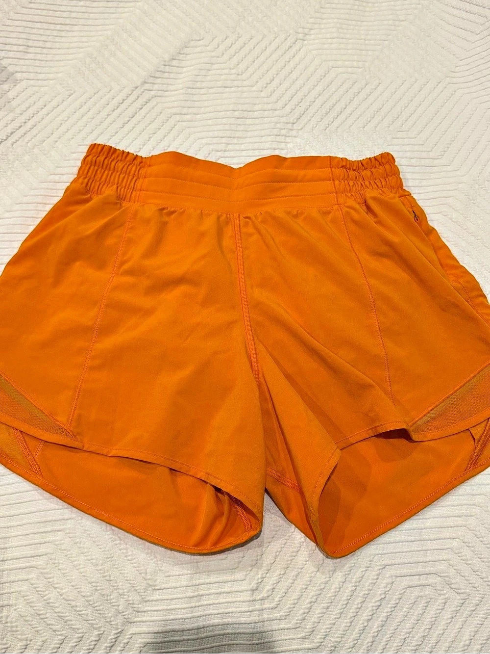 Lululemon Hotty Hot high rise 4” shorts